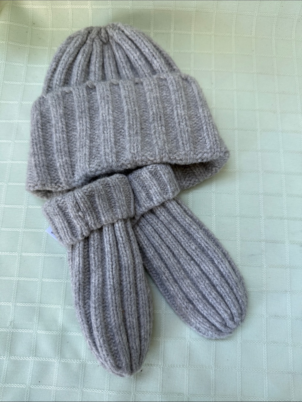 New GAP Kids Ribbed Knit Cotton Blend Beanie and Mittens Set - Light Gray